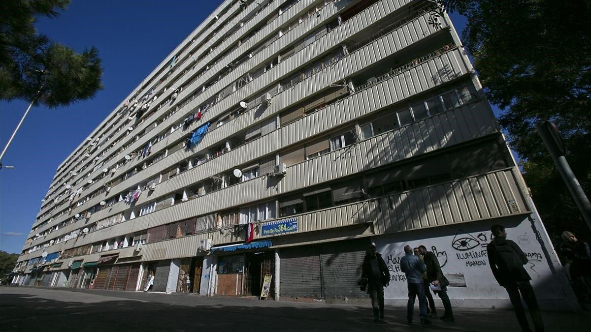 El bloque de viviendas de la calle Venus, en la Mina