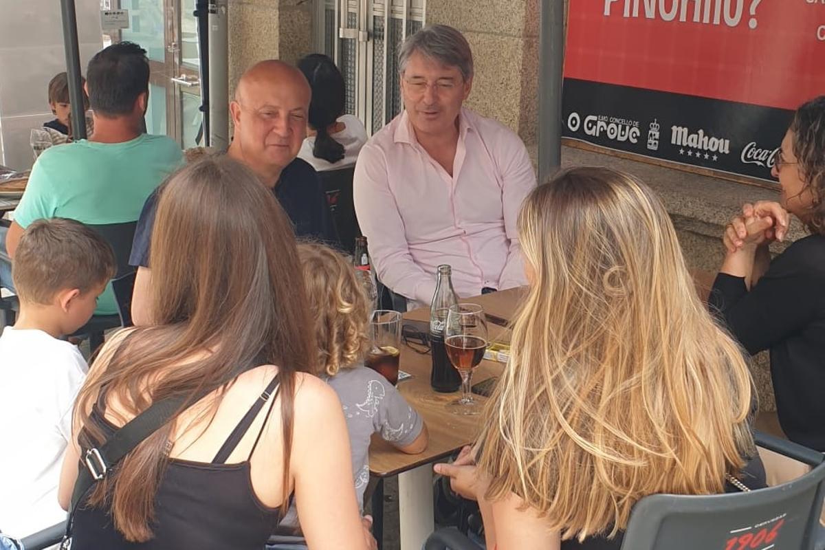 Aunque candidatos como el socialista José Cacabelos se propusieron disfrutar del descanso y la familia, en el día de reflexión nunca se desconecta, ya que la cabeza no deja de pensar en el día siguiente y es preciso organizarlo todo para que nada falle en las mesas.