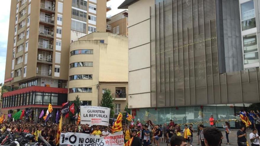 Manifestació dels estudiants per l&#039;aniversari de l&#039;1-O