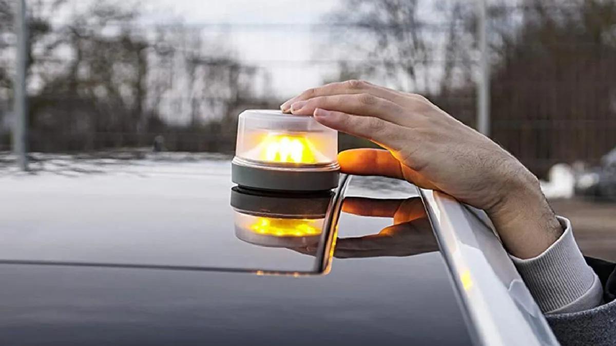 Baliza luminosa V-16 que deberán llevar los vehículos.