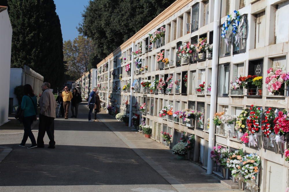 Figueres recorda els seus morts amb actes oficals