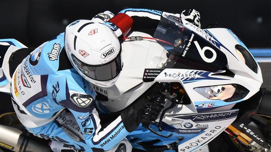 El piloto galo Julien Da Costa pilota su BMW S1000RR.