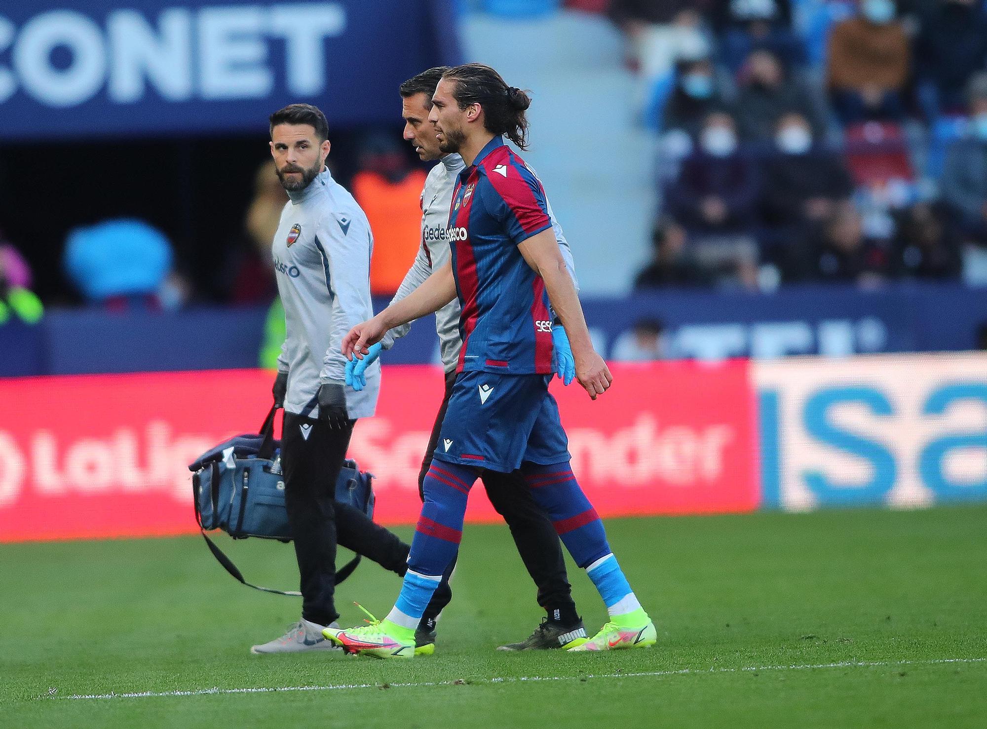 Las imágenes de la victoria del Levante frente al Villarreal en el Ciutat de València