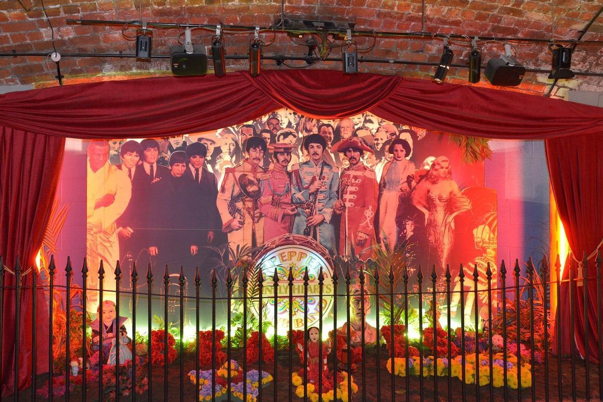 Portada Sgt Pepper`s Lonely Hearts Club Band en The Beatles Story Museum