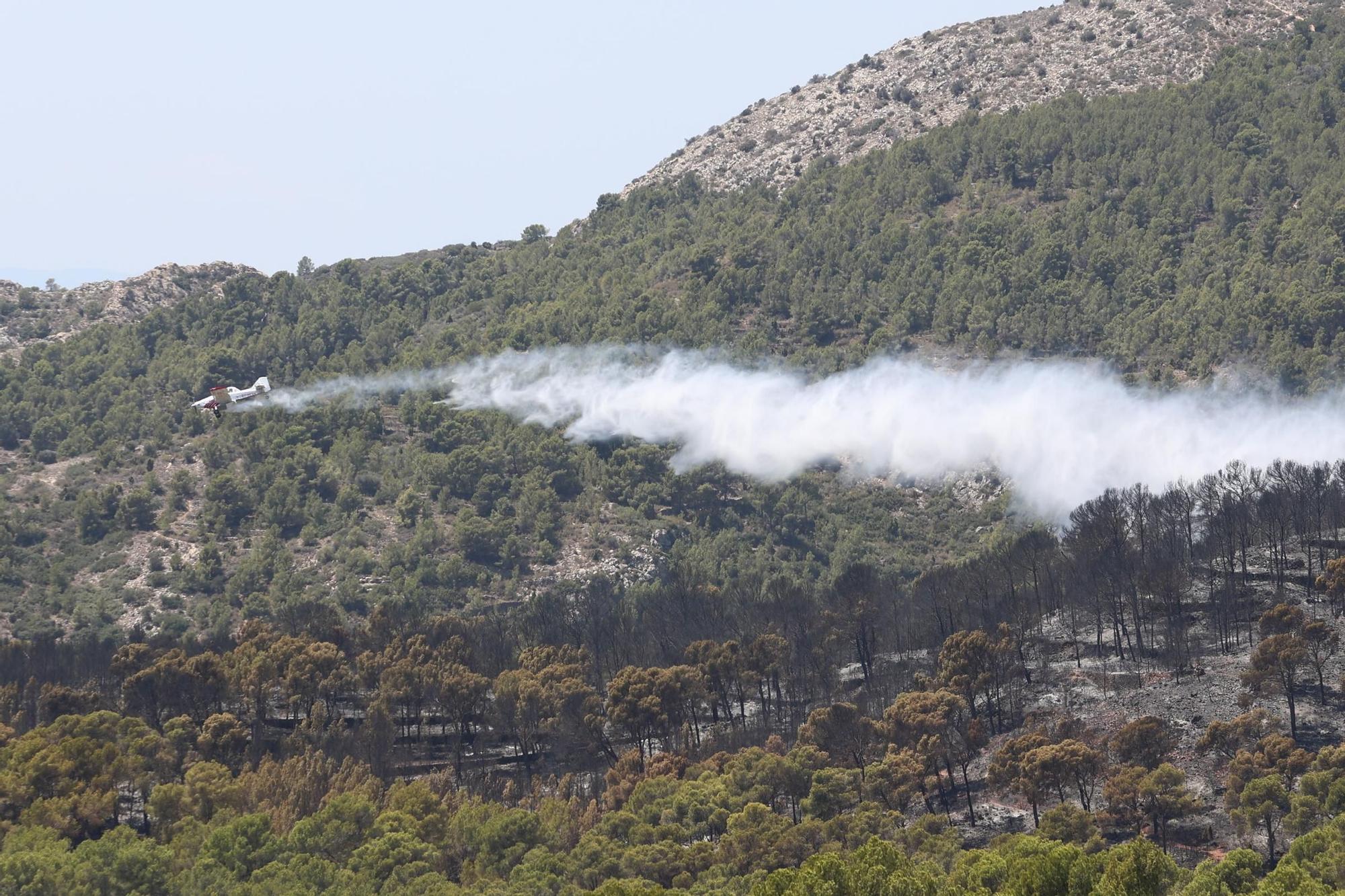 Galería de imágenes: Estabilizan el incendio del Desert