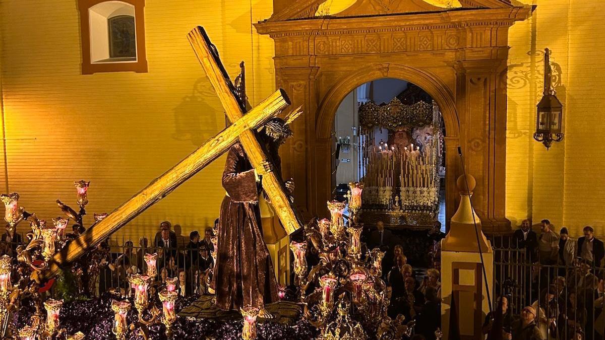 Vídeo | Histórica visita de la Hermandad del Cerro del Águila a San Bernardo este Martes Santo