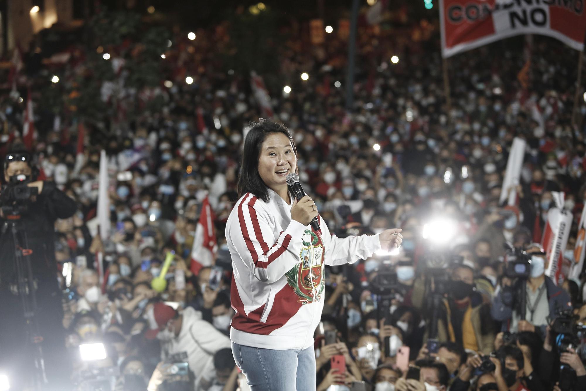 Fujimori, durante un acto electoral de la pasada campaña.