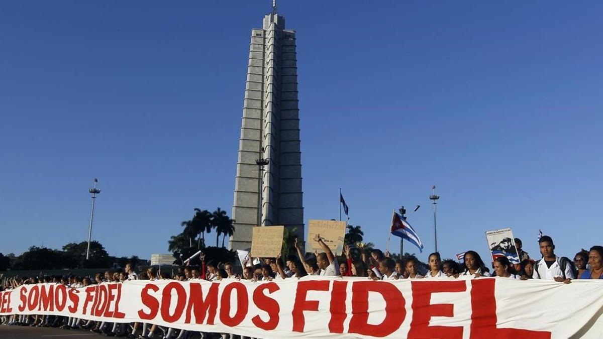 Pancarta en la plaza de la Revolución de la Habana.