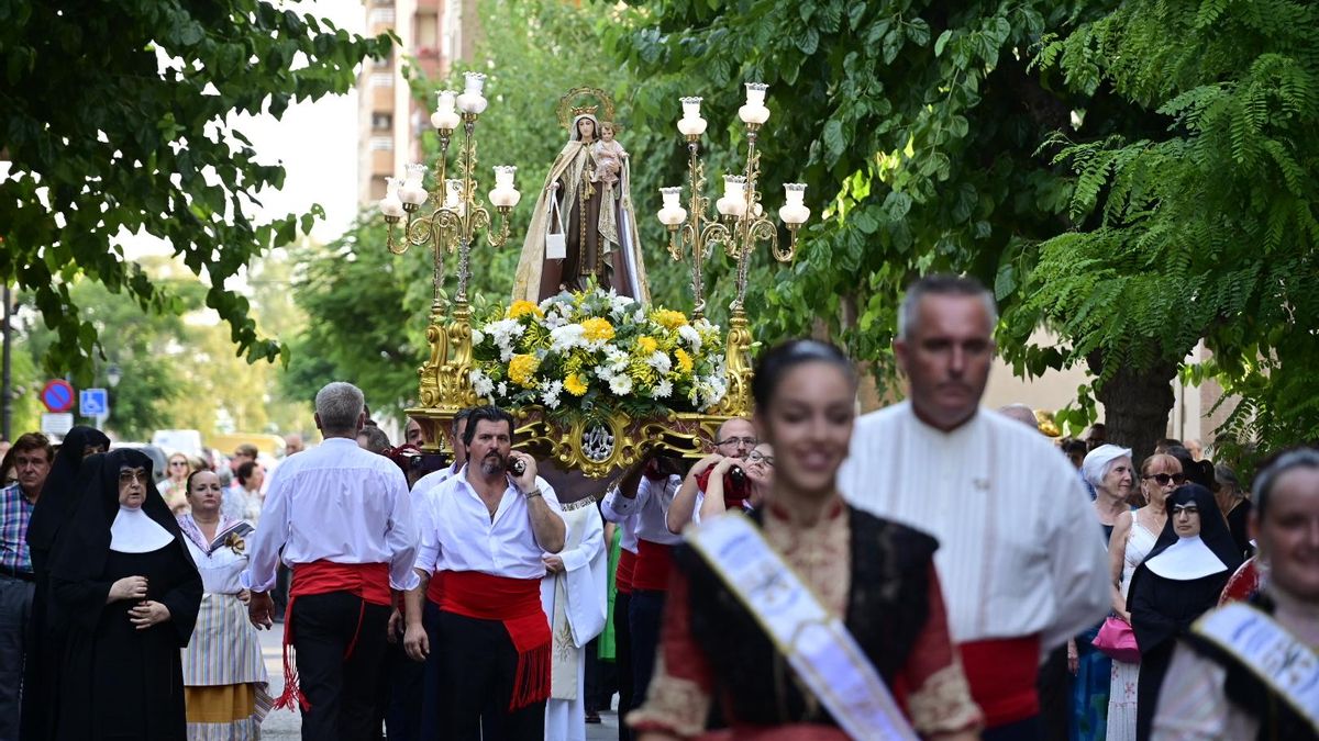 Imagen de la procesión en honor a la Virgen del Carmen en el Grau.