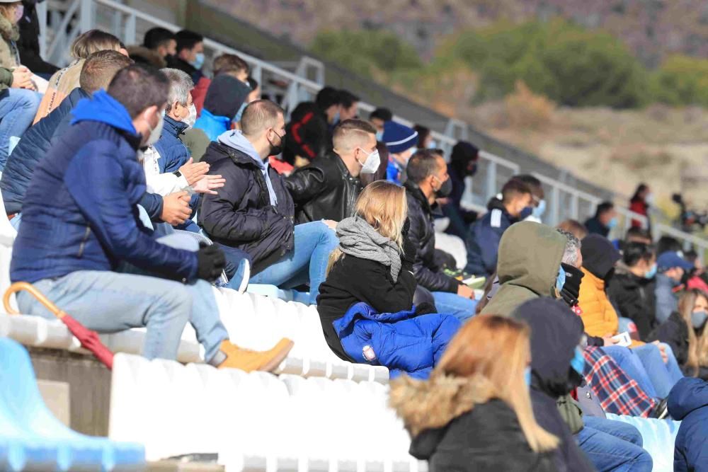 El Lorca Deportiva mejora su imagen pero cae goleado