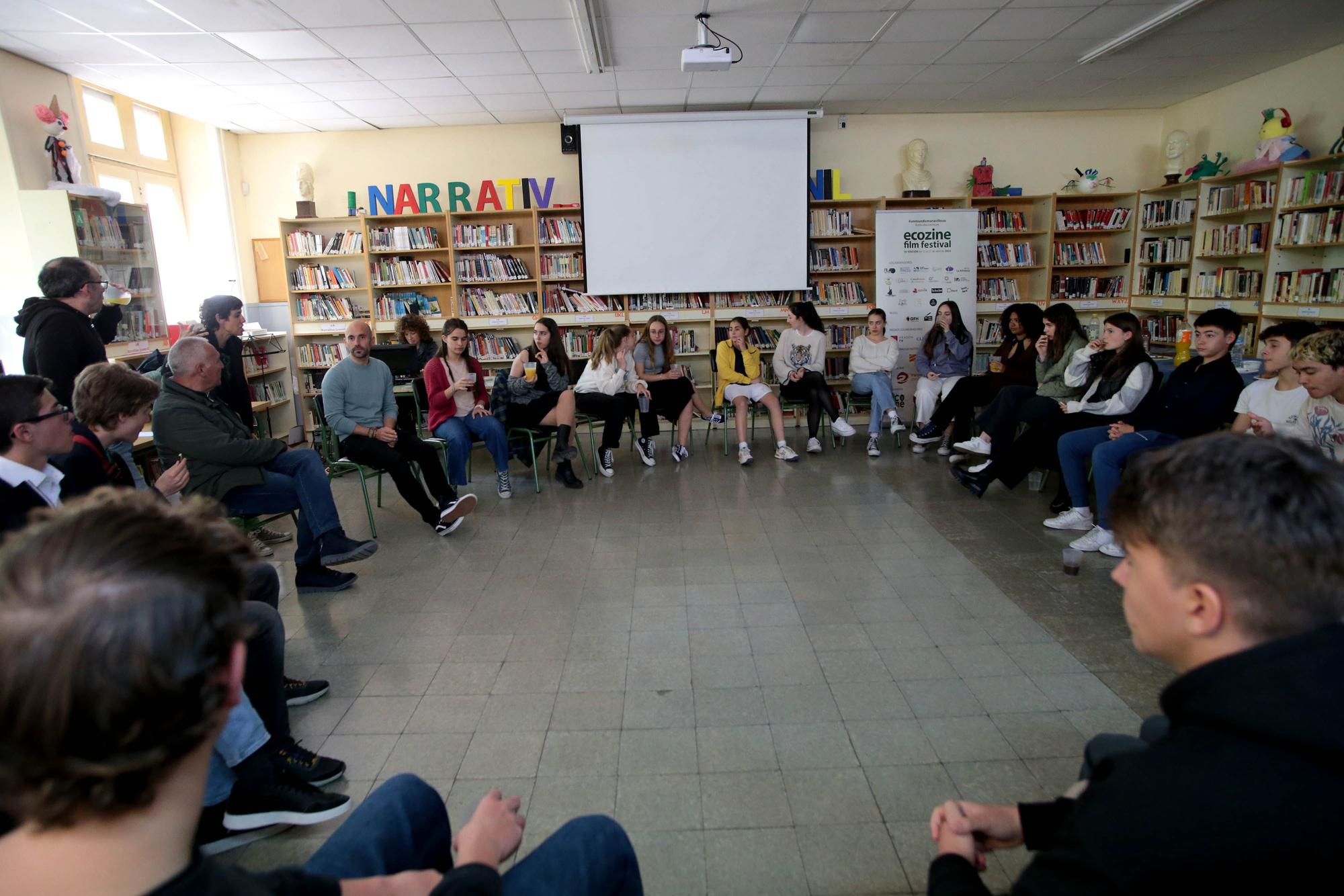 Charla en la biblioteca del centro con el realizador de 'Joy'.