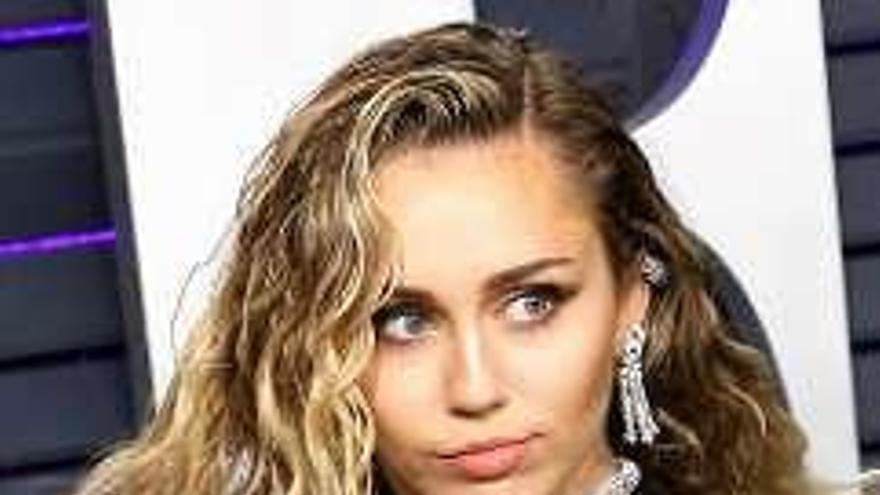Miley Cyrus niega que se separase de Liam Hemsworth por una infidelidad