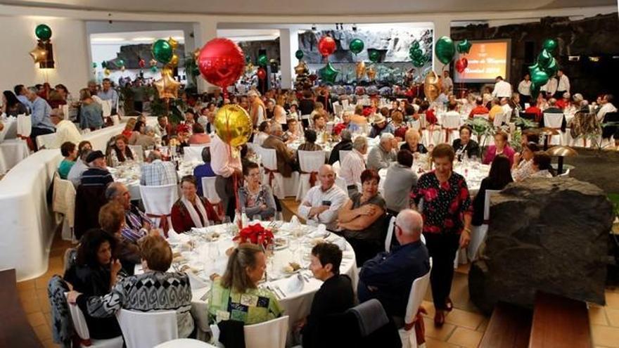 Tradicional cena de los mayores de Teguise