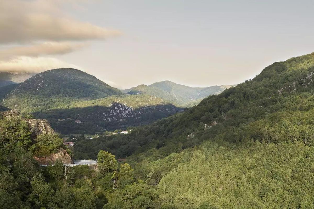 La ruta de senderismo al Mirador de Zamariain, una roca suspendida sobre el vacío.
