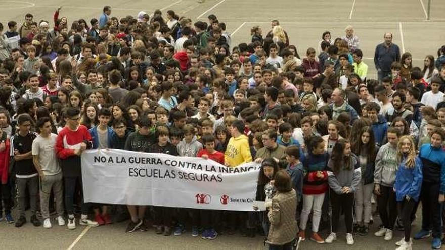 Alumnos del Aramo reclaman &quot;escuelas seguras&quot;