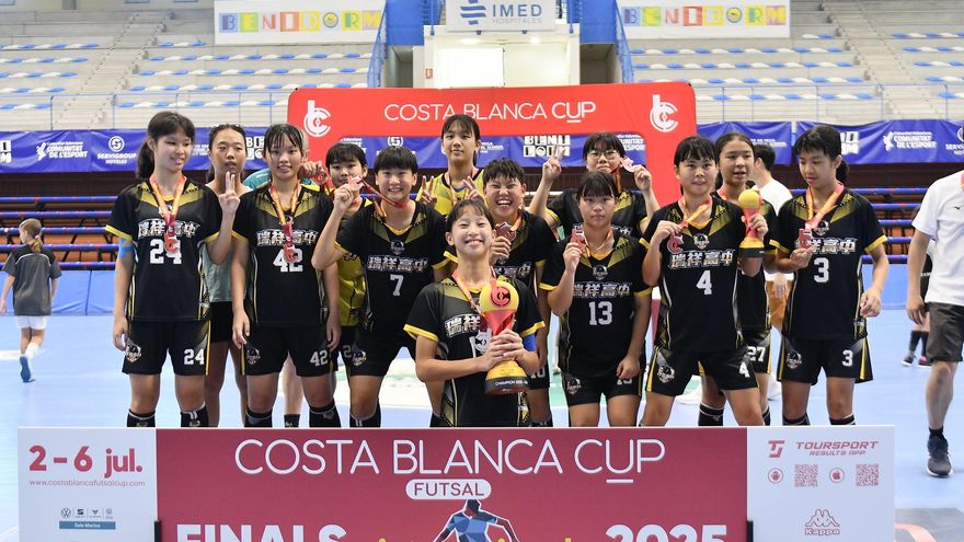 El CDE Pinar de Alcorcón y el Rui Xang High School, mejores clubes de la Costa Blanca Cup Futsal