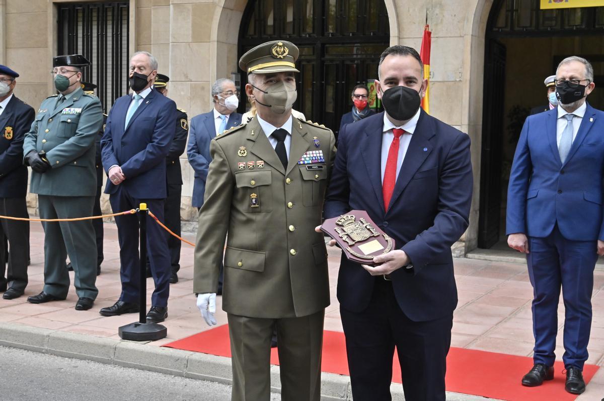 Premio a la Autoridad Portuaria de Castelló recogido por el presidente, Rafael Simó.