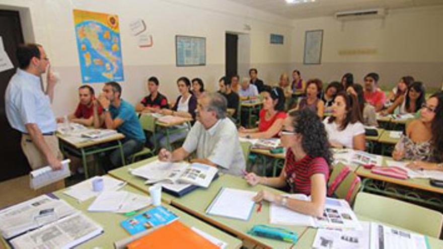 Más de 1.200 demandantes se quedan fuera de la Escuela Oficial de Idiomas de Badajoz