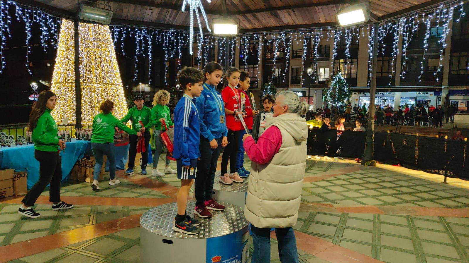 Emoción y solidaridad en la San Silvestre de Llanera, cuya recaudación se destinará a la asociación ELA Principado