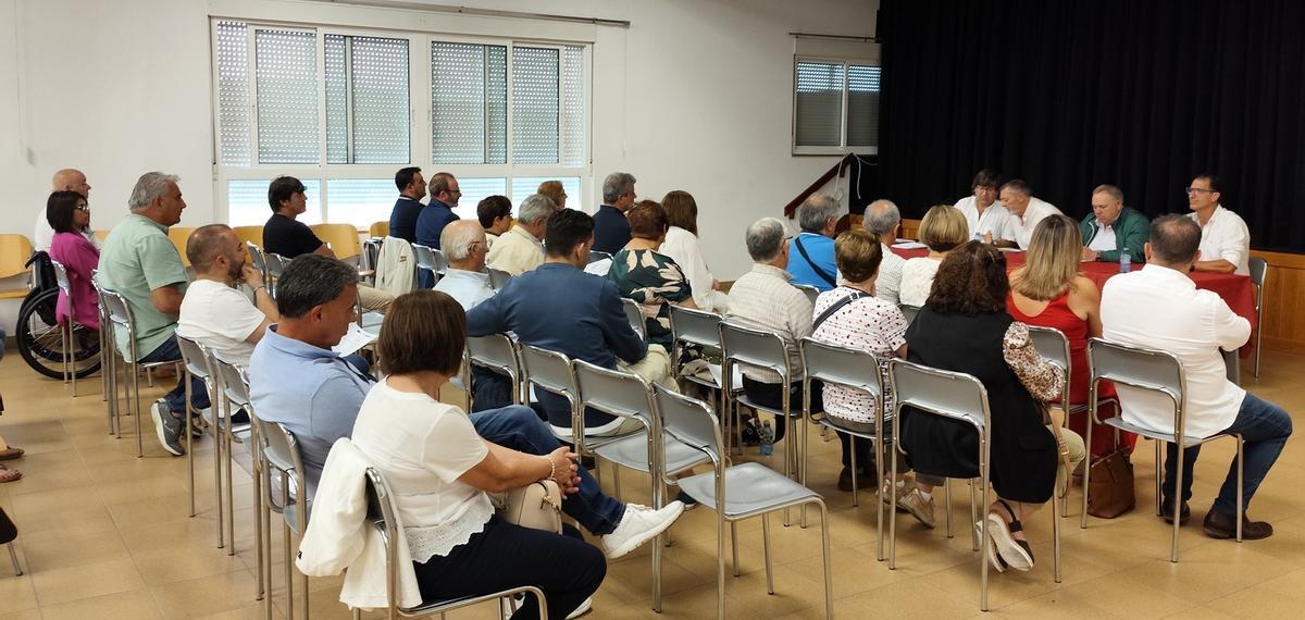 Unha das xuntanzas do GDR Costa da Morte en Vimianzo.