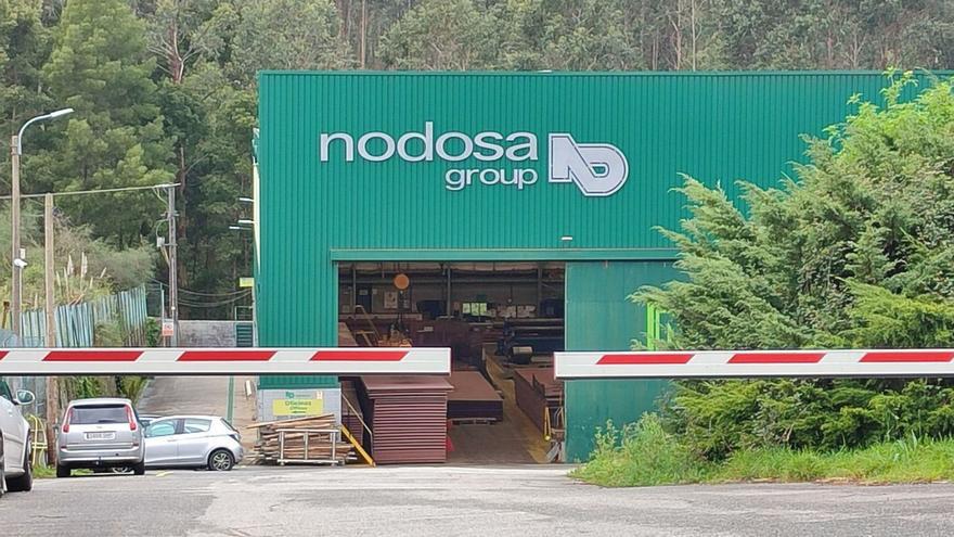 Instalaciones de Nodosa, en Bueu, cuya actividad desarrolla sobre todo en Marín. |   // SANTOS ÁLVAREZ