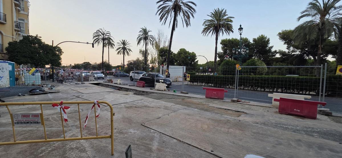Jacinto Benavente también está invadido por obras de canalización