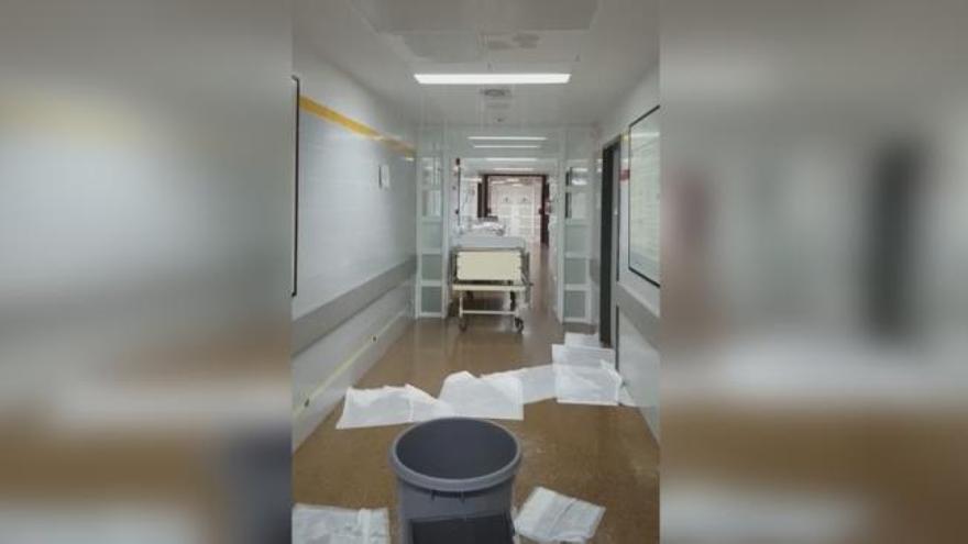 Graves filtraciones de agua en las urgencias del Hospital de La Ribera
