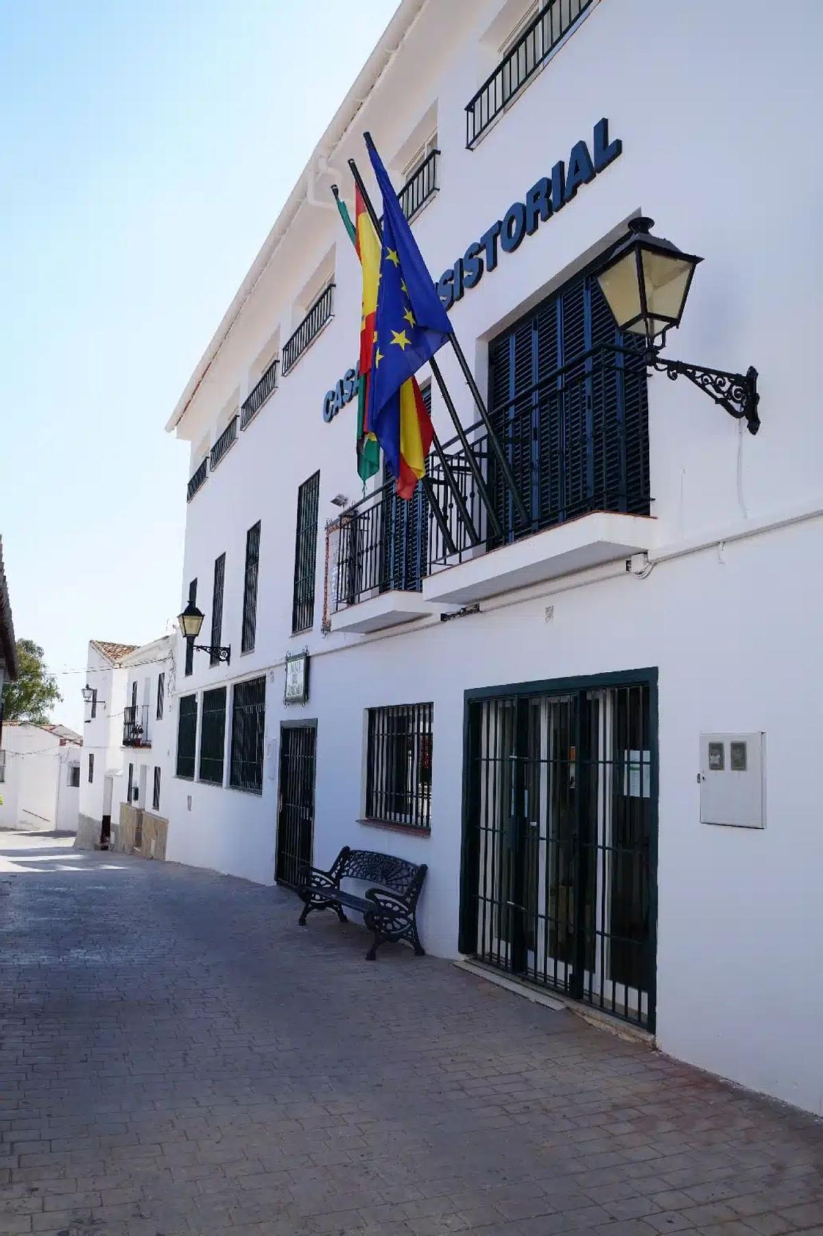 Fachada del Ayuntamiento de Totalán.