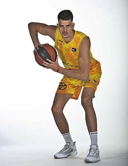 Nico Brussino / Alero