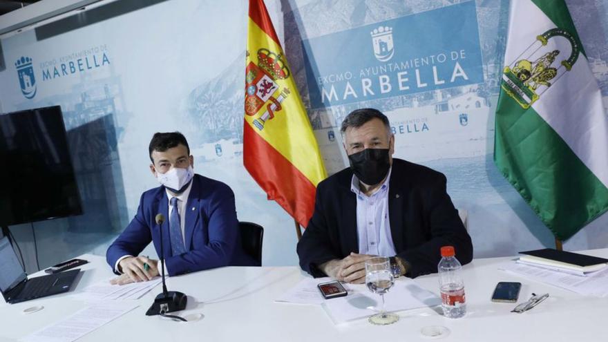 Cristóbal Garre (izq.), en una rueda de prensa.