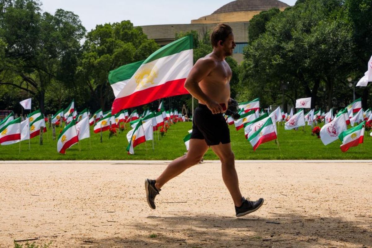 Protestas contra la guerra en Irán frente a la Casa Blanca