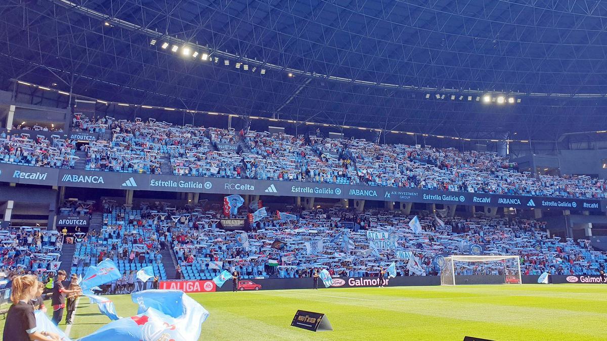 Gradas repletas de personas en el partido del Celta contra la UD Las Palmas en Balaídos.