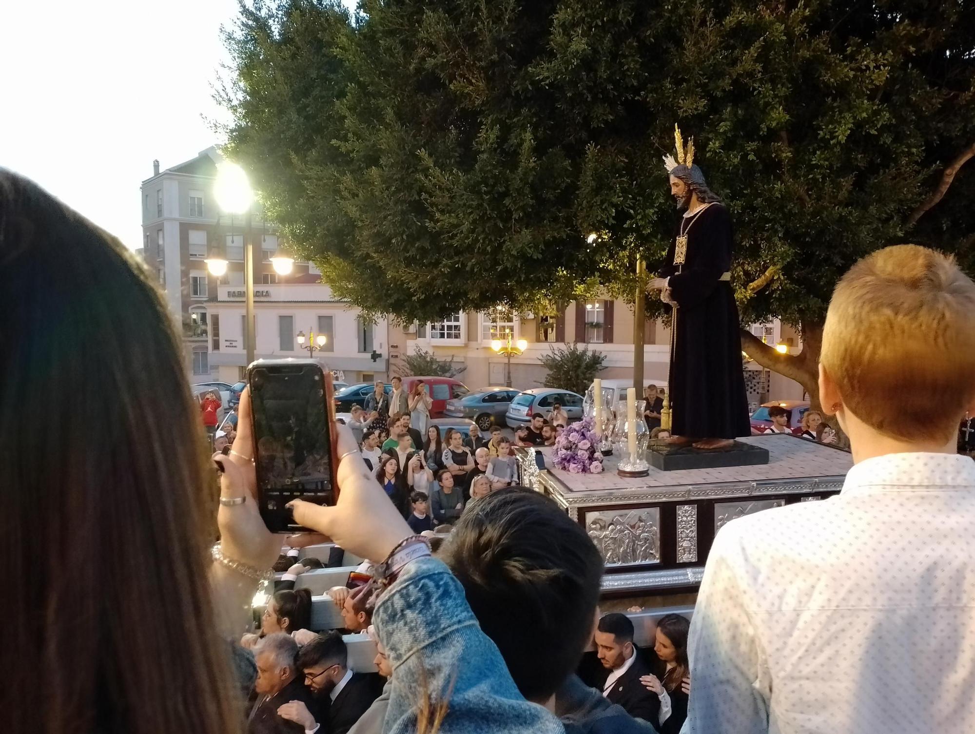 El traslado del Señor del Rescate a la calle Agua tras su triduo en la Victoria