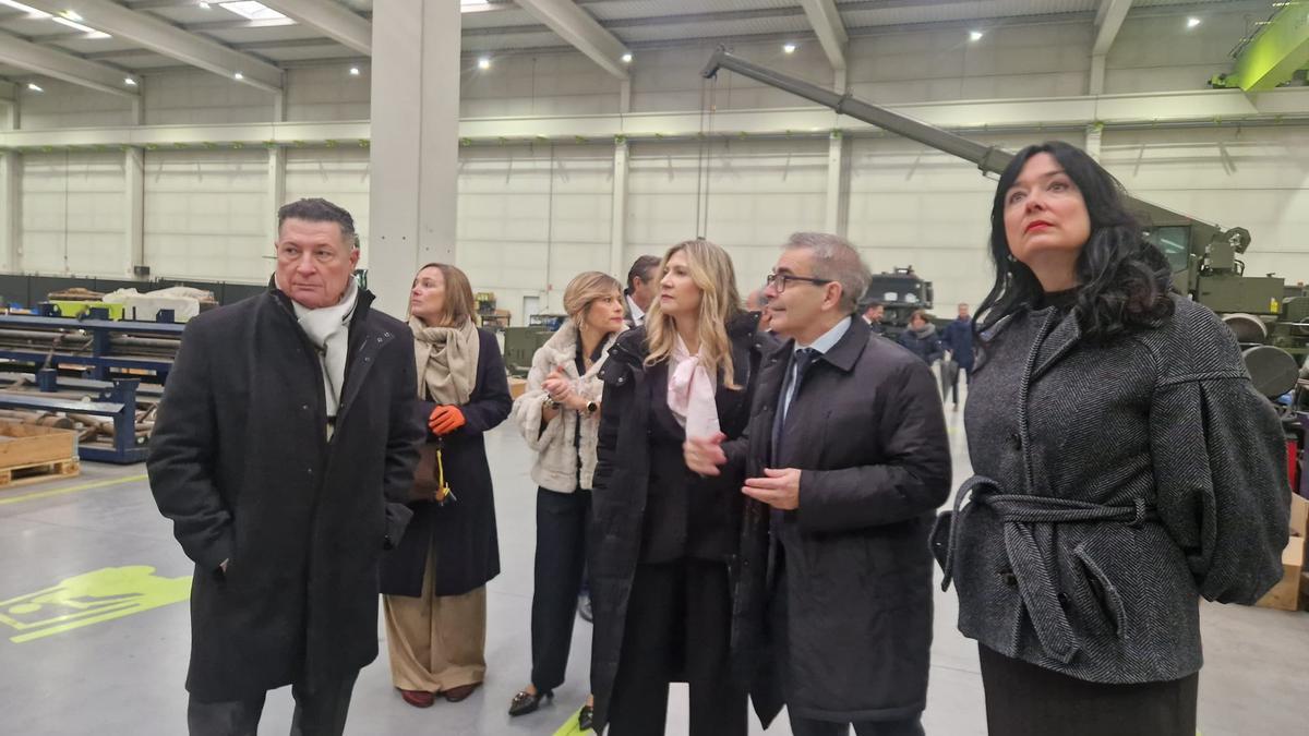 La vicepresidenta de Aragón, Mar Vaquero, durante la visita a la empresa Up Lifting La vicepresidenta ha visitado la empresa Up Lifting en Huesca.
