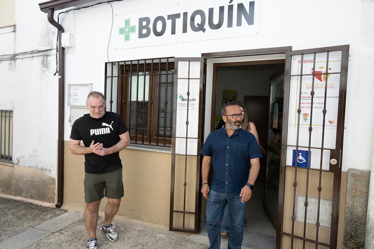 Galería | Robledillo de la Vera recupera su farmacia