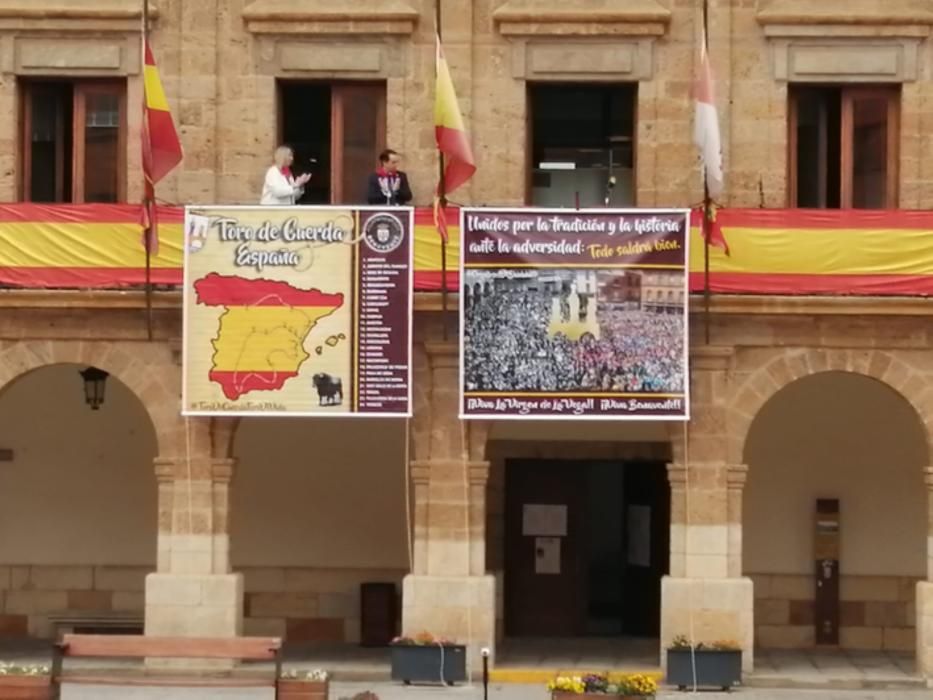 Petición del Toro Enmaromado desde Benavente.