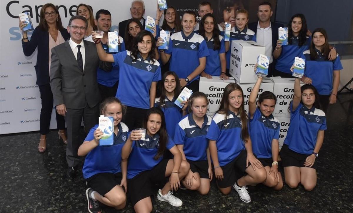 Presentación de al campaña de recogida de leche para familias vulnerables.