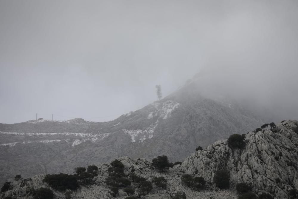 La nieve aparece de forma tímida en el Puig Major