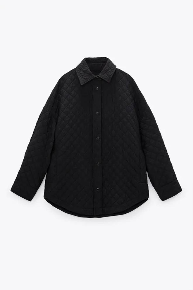 Sobrecamisa acolchada negra, de Zara