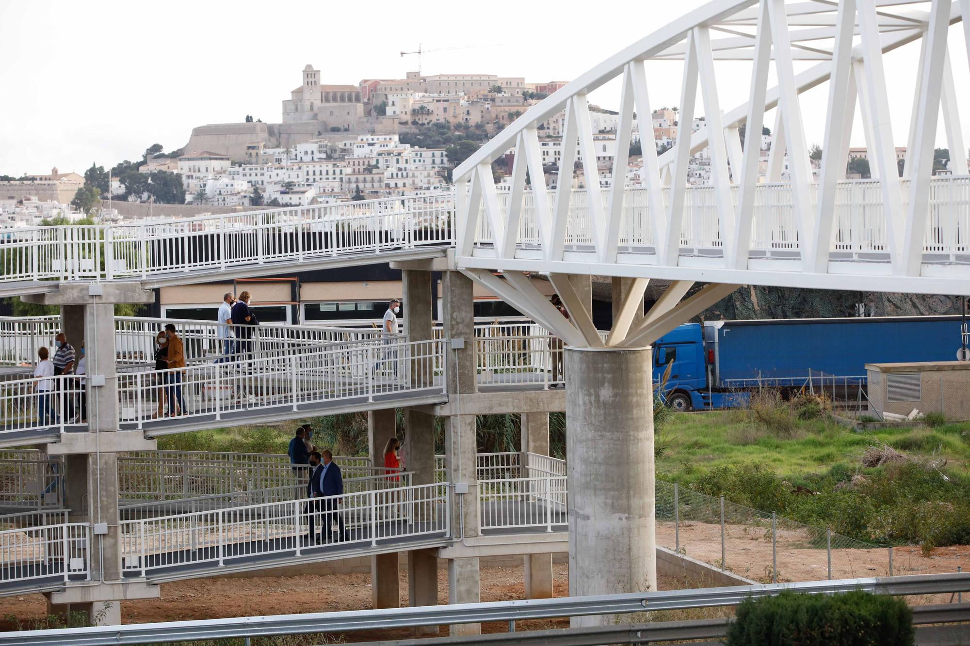 Inauguran la pasarela que une Ibiza con Puig d'en Valls