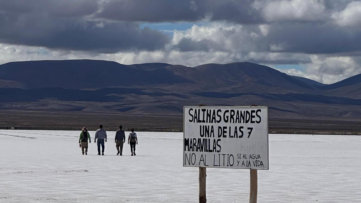 ORO BLANCO | La fiebre del ‘oro blanco’ rompe a las comunidades indígenas de América Latina