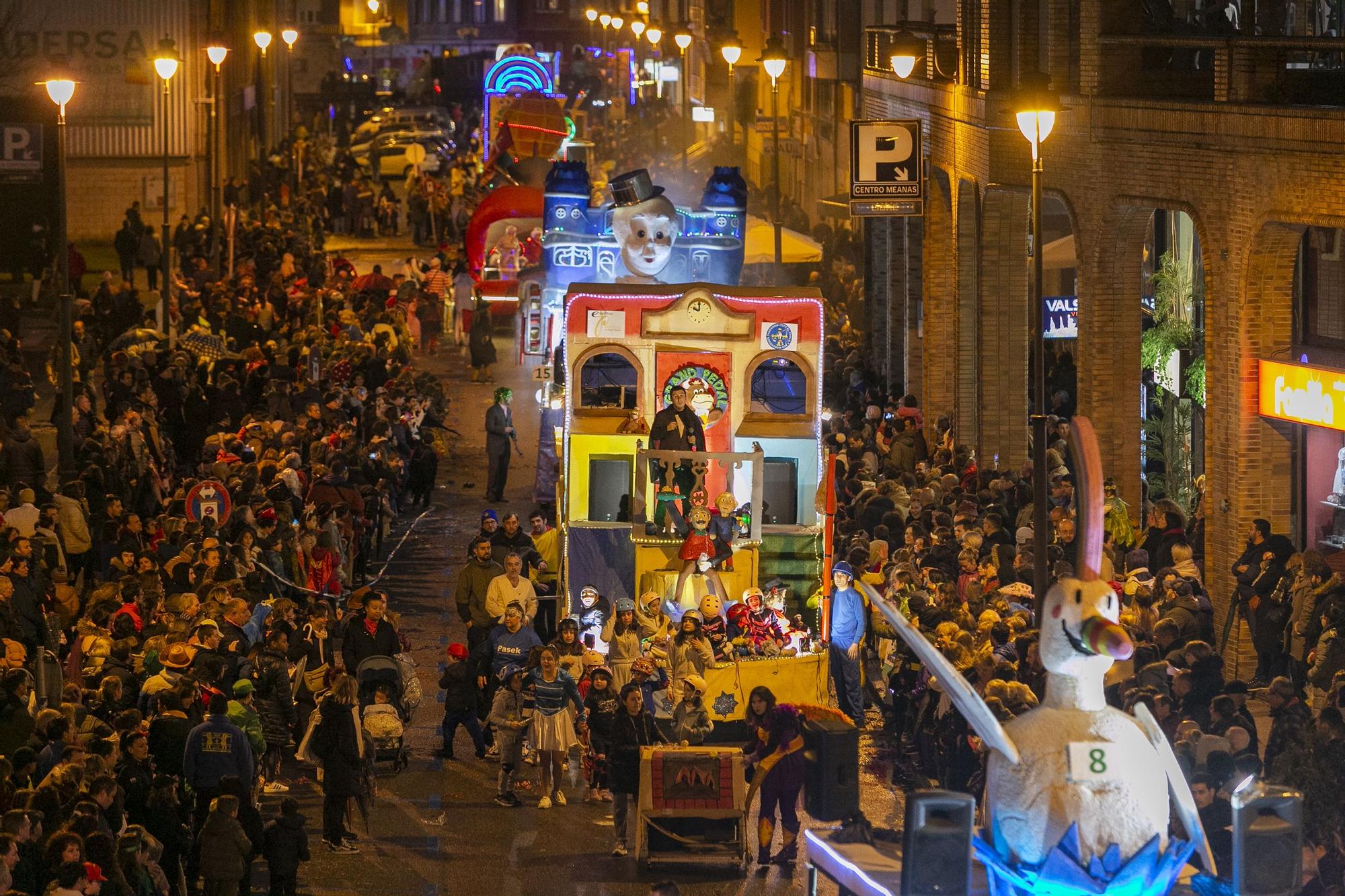 EN IMÁGENES: Gran desfile de Martes de Carnaval en Avilés