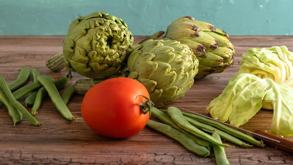 Recetas: Una receta para sorprender: verduras con puré de tomate y  crujiente de membrillo