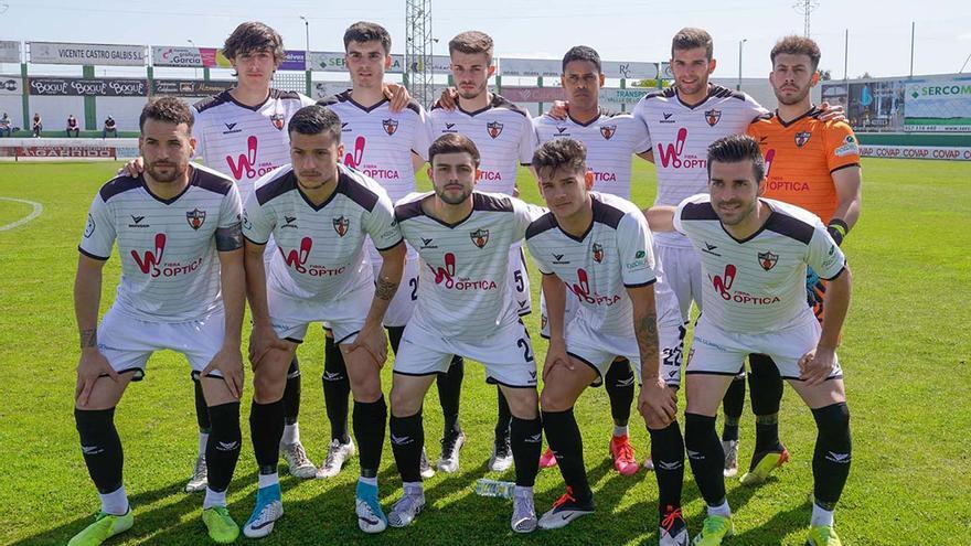 Once del CD Pozoblanco en su crucial partido ante el Córdoba B en el Municipal.