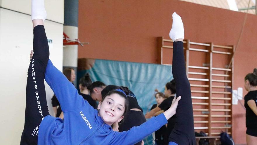 Música, acrobacias y diversión: vuelve el campus de verano de gimnasia rítmica de Castrillón
