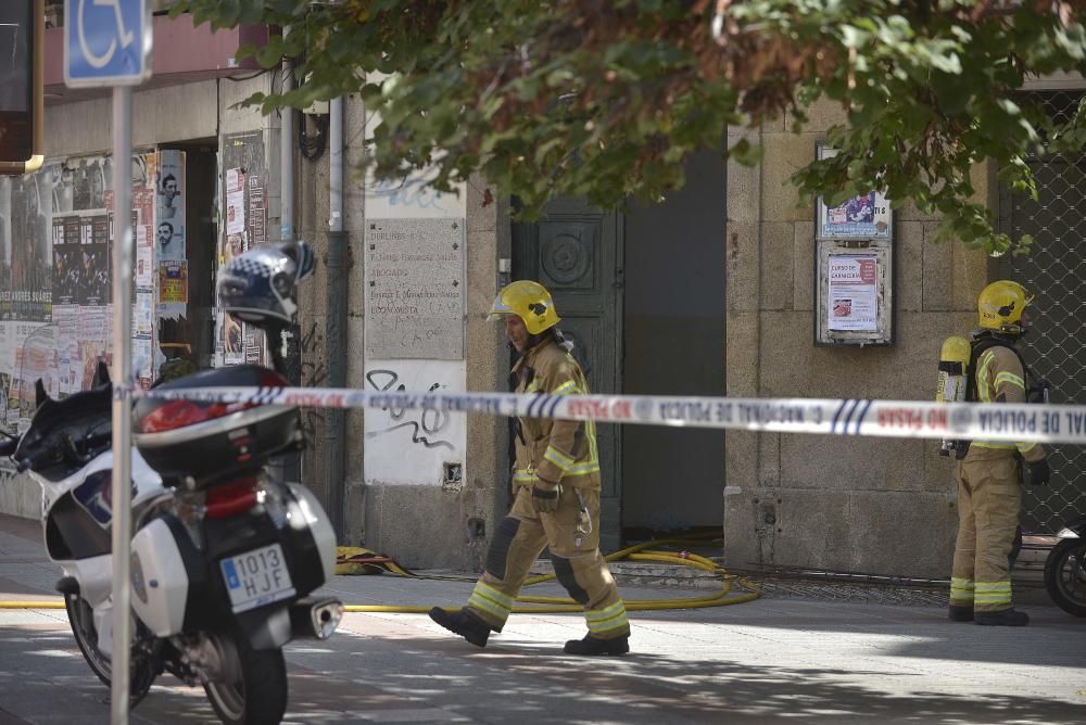 El fuego afectó a la primera planta de un antiguo inmueble que en el momento de producirse el incendio no estaba ocupado