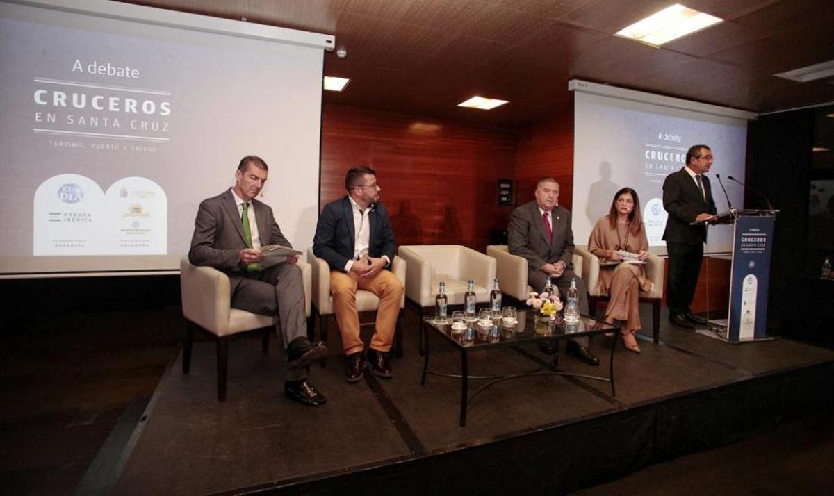 Foro de EL DÍA. A debate "Cruceros en Santa Cruz, Foro de EL DÍA. A debate "Cruceros en Santa Cruz,