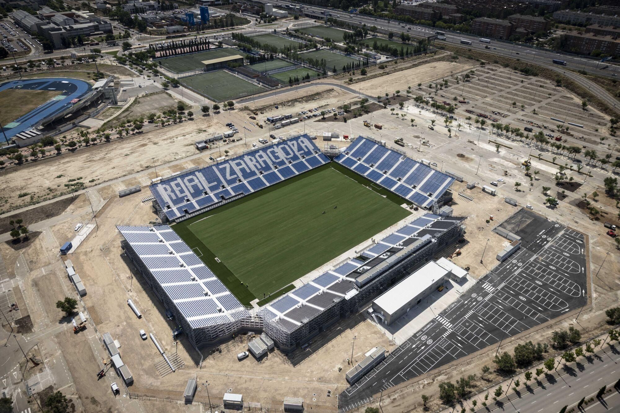 En imágenes | Así ha sido la construcción de la 'mini Romareda' 