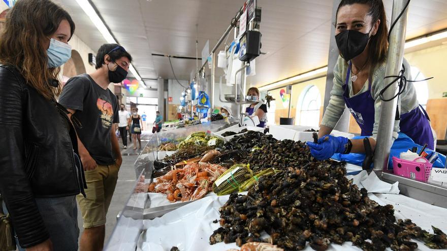 En Mariscos Esther los clientes solicitan exquisiteces como los percebes/ Gustavo Santos