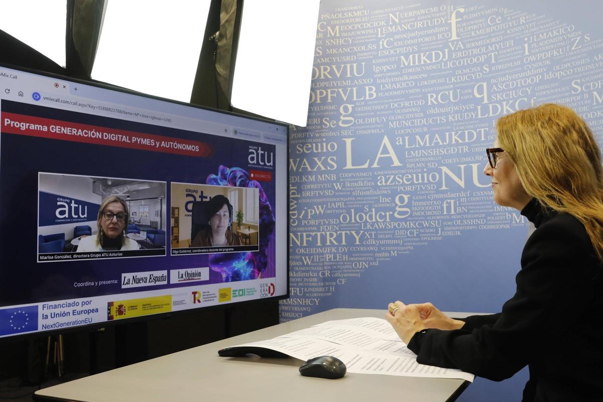 Marisa González y Olga Gutiérrez, hablando con María José Iglesias durante la Webinar